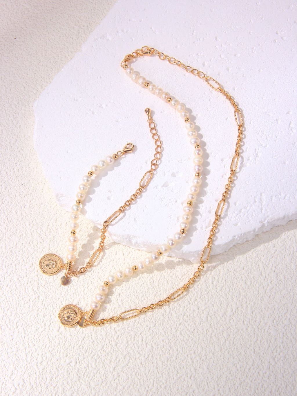 Vintage Gold Queen Coin Pearl Bracelet