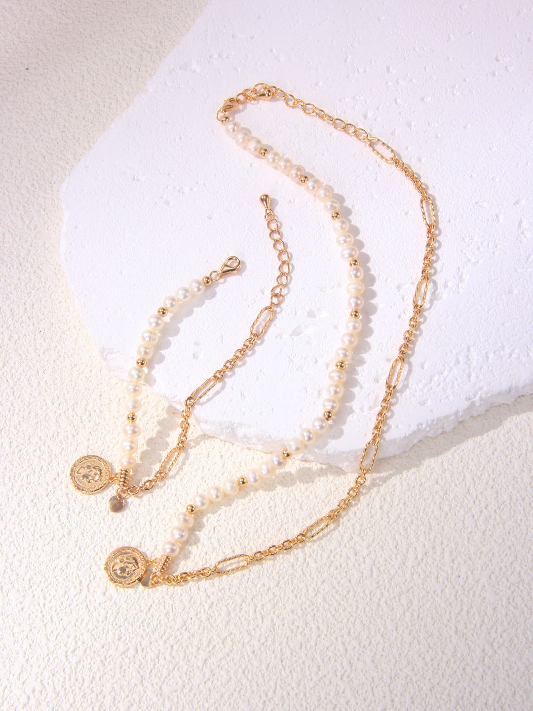 Vintage Gold Queen Coin Pearl Bracelet
