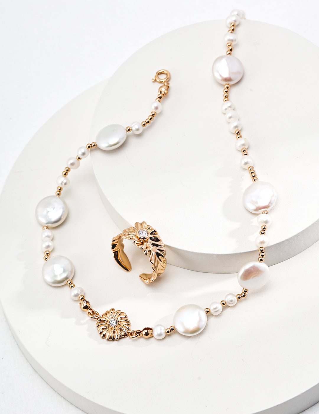 Elegant Pearl Y-Necklace